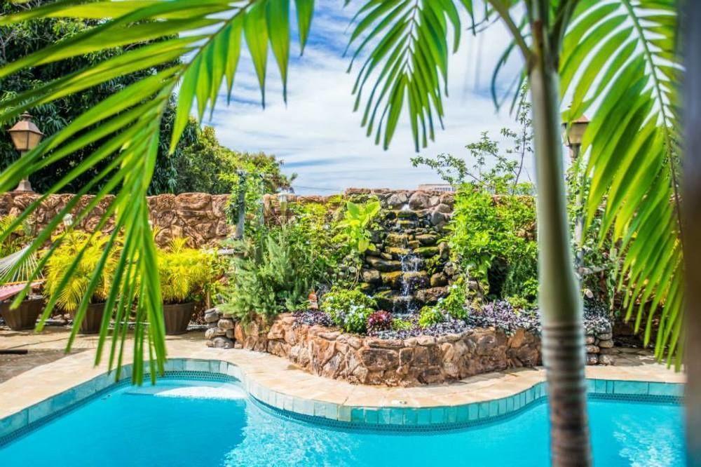 House Of Fountains Bed & Breakfast Lahaina Bagian luar foto