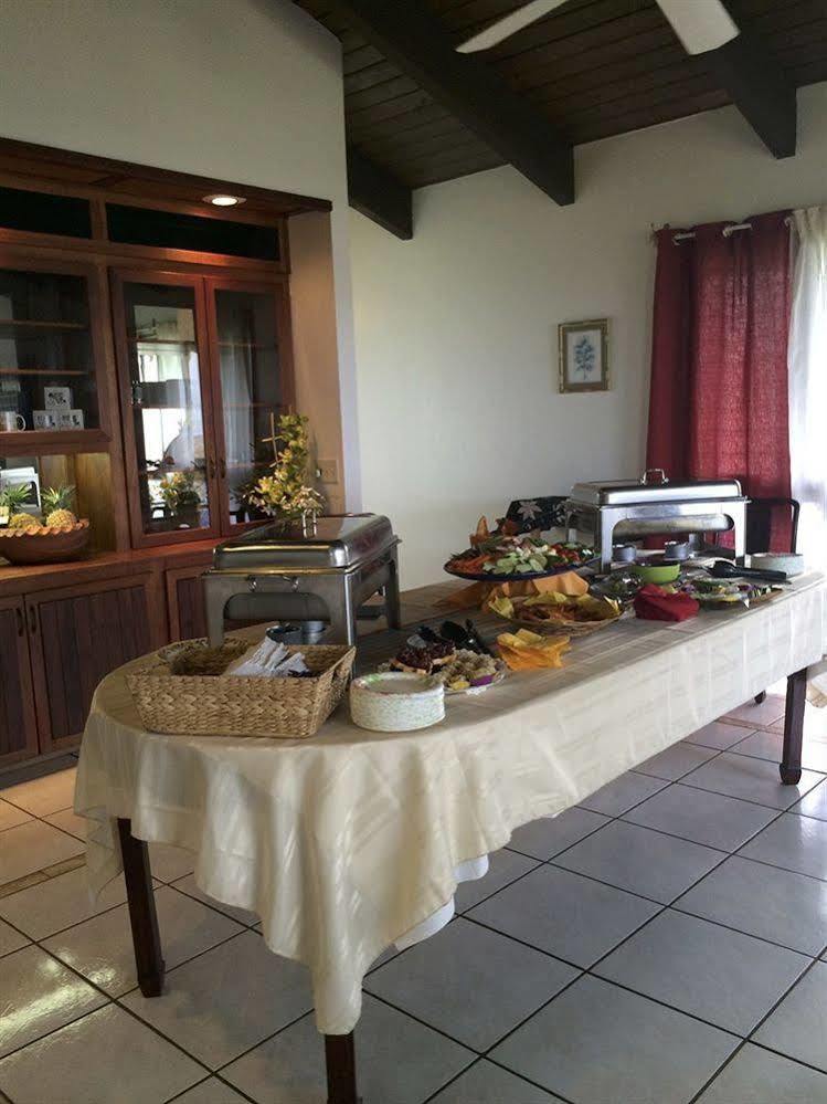 House Of Fountains Bed & Breakfast Lahaina Bagian luar foto